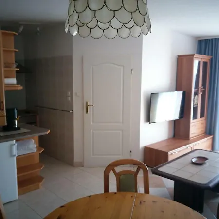 Apartamentyprzymorzu Reymonta Z Sypialnia 코워브제크